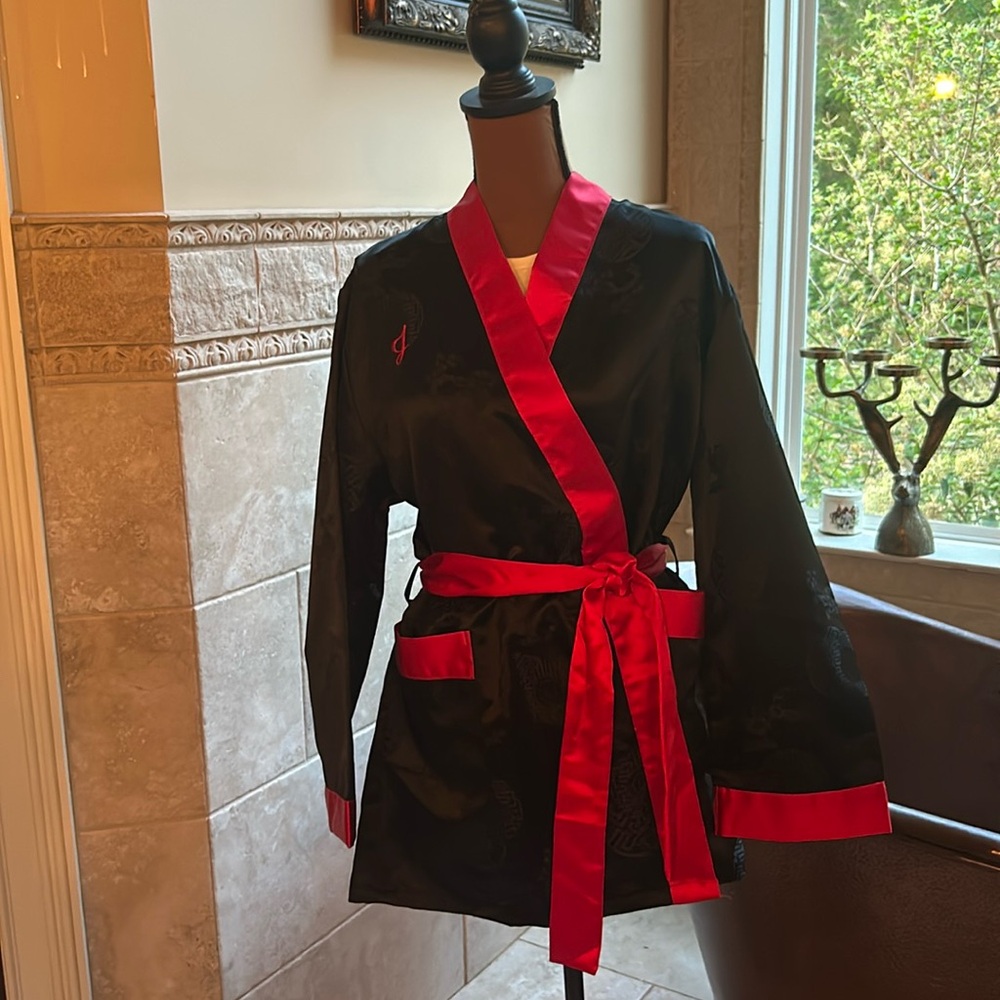 Vintage Japanese Short Housecoat Kimono Red & Black Embroidered Dragon